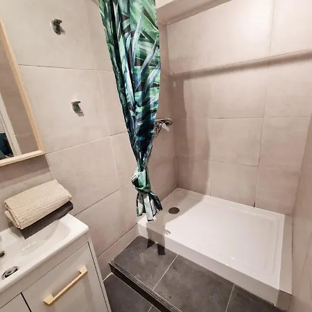 Gregbnb - T2 Design 34m2 - Est - Wifi Fibre - N9 Apartment *
